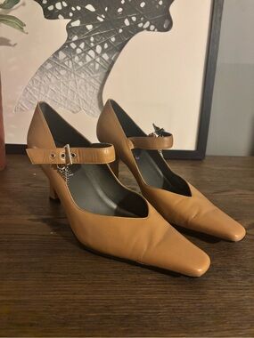 Bisou Bisou Tan Mary Jane Heels with Buckle Strap